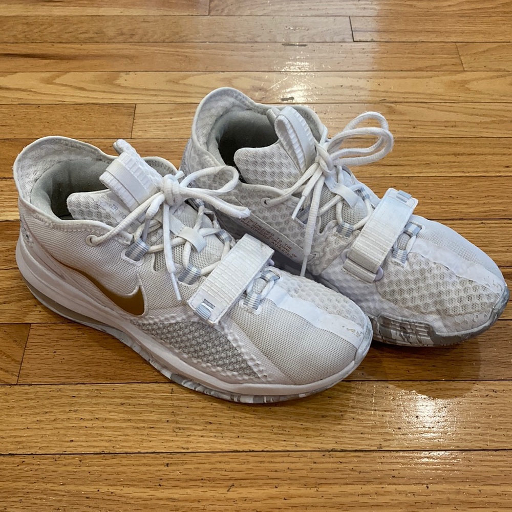 Nike Men’s Size 9.5 Air Force Max Low